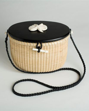 7" Nantucket Flatback Ebony Purse
